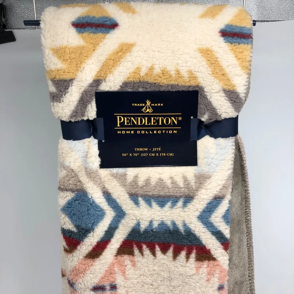 NWT Pendleton Sherpa Southwest Pattern Throw Blanket Size 50x70
